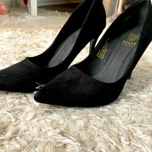Size 8 Black Suede heel